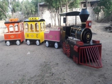 Trackless train